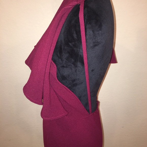 💋💋 Open back cape covered dress perfect for holidays - Picture 3 of 6